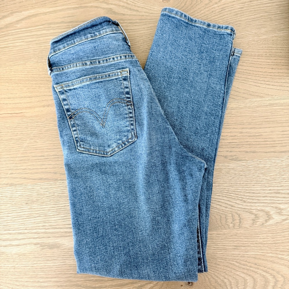 Levi’s Wedgie Straight 27